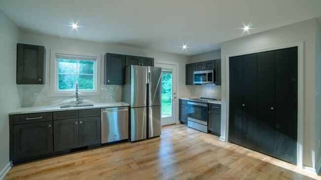 Building Photo - 639 Kirtley Way