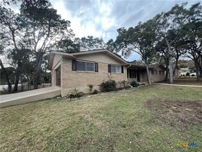 Building Photo - 801 Timber Dr