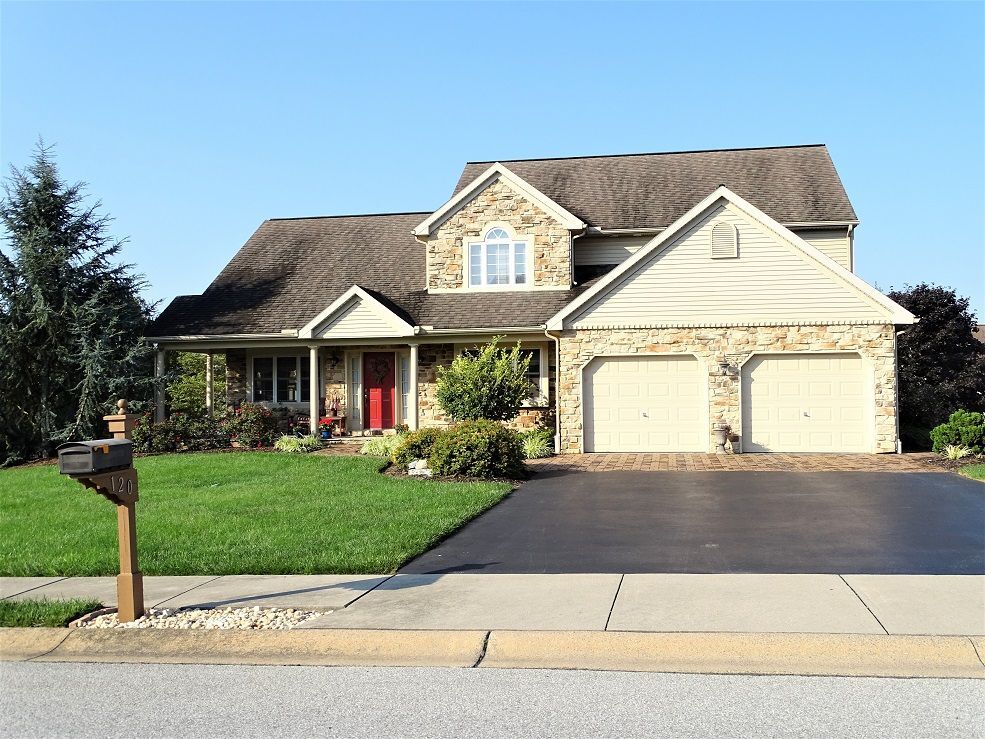 Primary Photo - 120 Willow Ridge