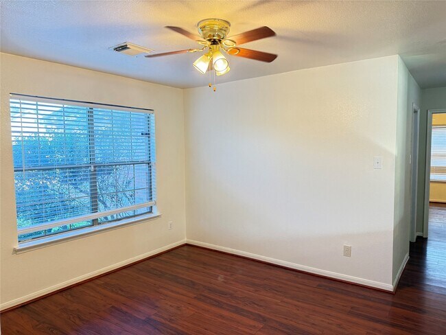 Foto del edificio - 10210 Cades Creek Ct