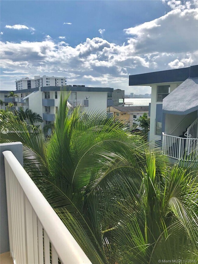 Foto del edificio - 1801 S Treasure Dr