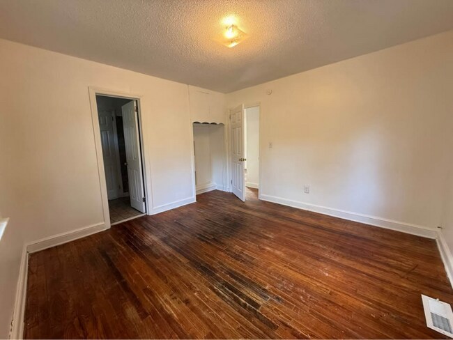 Foto del edificio - 4416 Mountain Dr