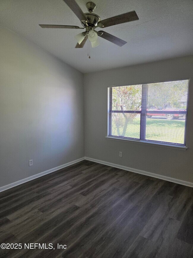 Foto del edificio - 1681 Dogwood Cir