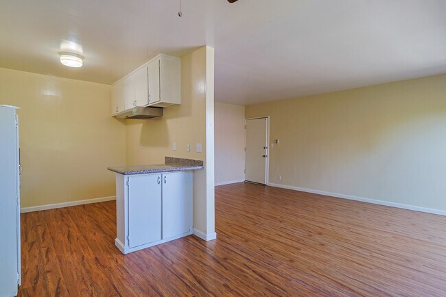 Building Photo - 4024 Nicolet Ave