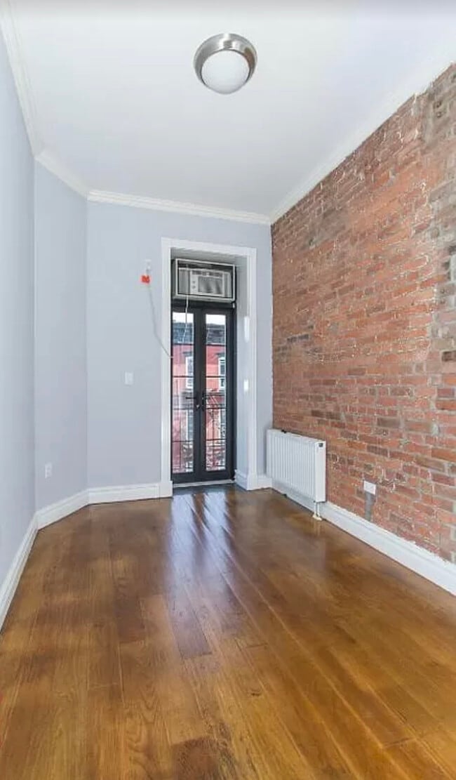 Building Photo - 89 Clinton St