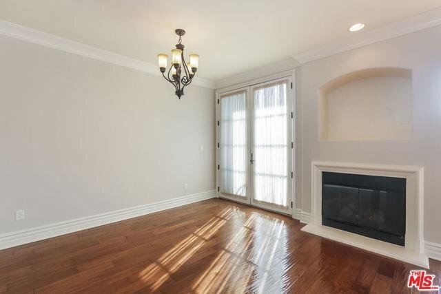 Foto del edificio - 12026 Hoffman Street Apt ##402, Los Angele...