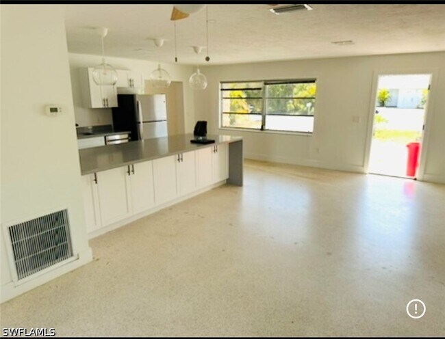 Foto del edificio - 4560 Capri Dr