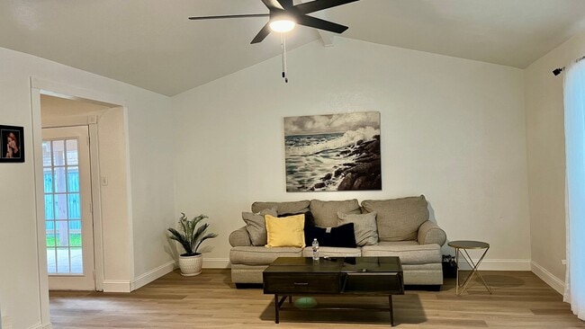Foto del edificio - 5540 N Colony Blvd