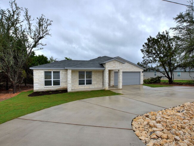 Building Photo - 4 BR / 2 BA - 1813 SF One-Story Home - Lago Vista!