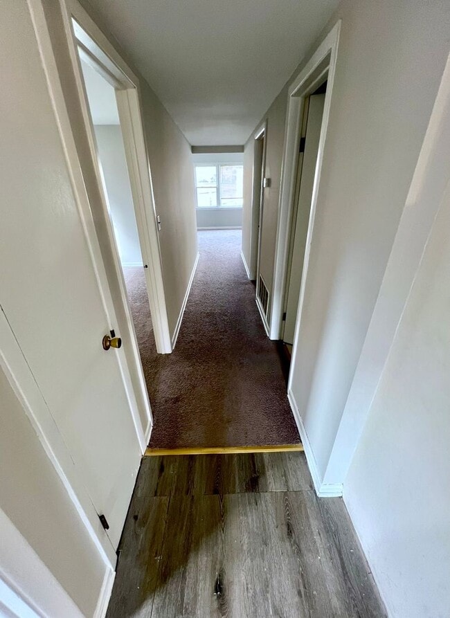 Foto del edificio - 7544 Brown Ave