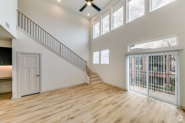 Building Photo - Burnett Lofts at Bishop Ridge