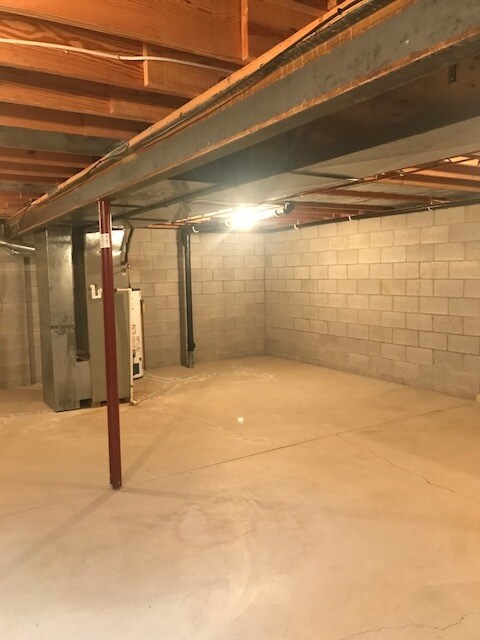 Building Photo - 2795 Eastwood Dr