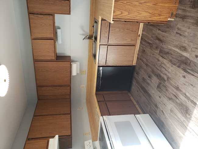 Foto del edificio - 449 E Hillcrest Dr