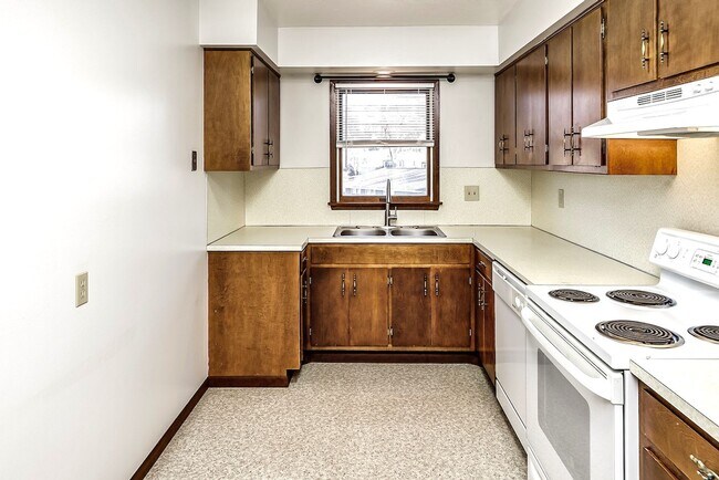 Foto del edificio - Spacious 2-Bed and 1-Bath Apartment!