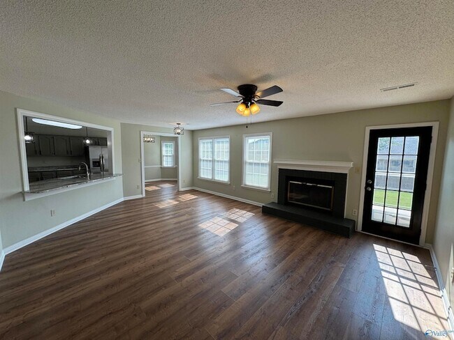 Foto del edificio - 115 Sleepy Hollow Ln