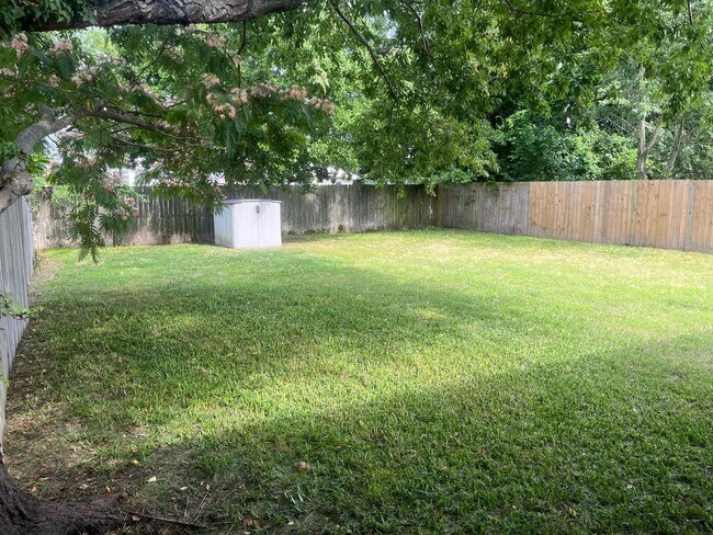 Building Photo - Charming 2BR Duplex in Norfolk  (Very Larg...