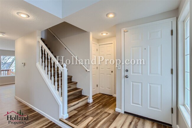 Foto del edificio - Fabulous home in desirable neighborhood of...