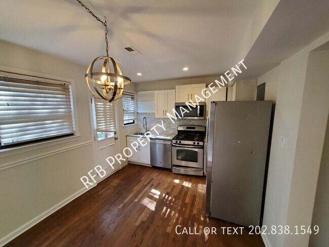 Foto del edificio - 4926 Just St NE