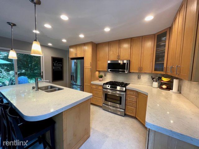 Building Photo - 4 br, 2.5 bath House - 310 Kendry