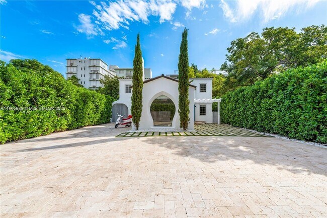 Foto del edificio - 1729 Jefferson Ave