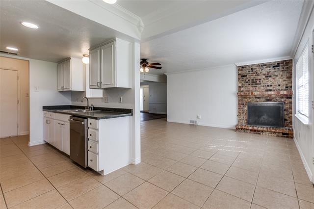 Building Photo - 641 Cambridge Dr