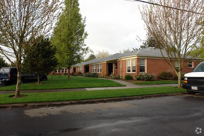 Building Photo - Irvington Court
