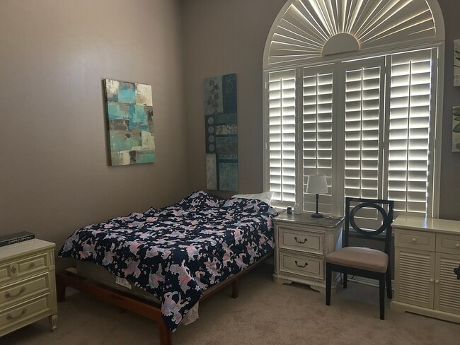 N. Bedroom - Views of Mtns - 11511 E Caribbean Ln