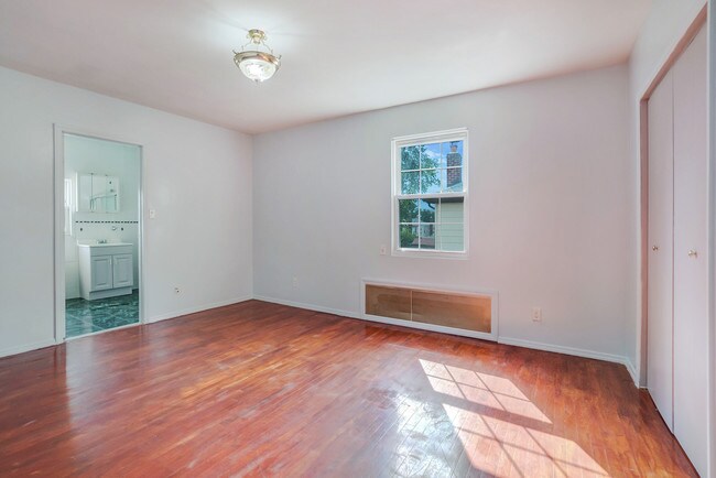 Foto del edificio - 158-38 77th Rd