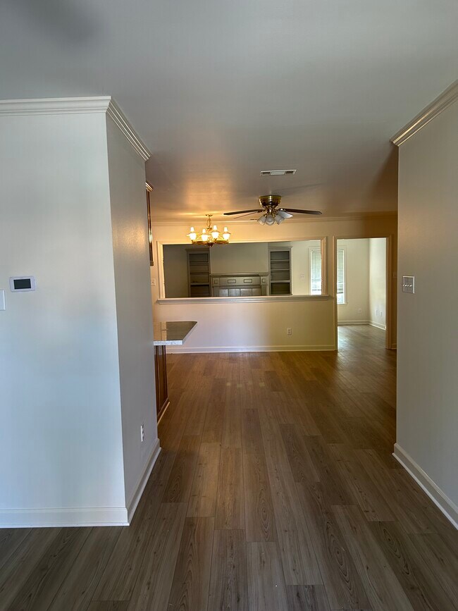 Foto del edificio - 101 Nemours Ct