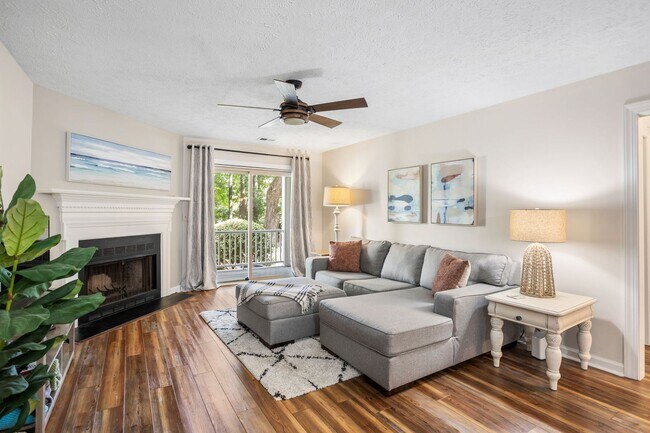 Foto del edificio - Centrally located Condo in Mount Pleasant