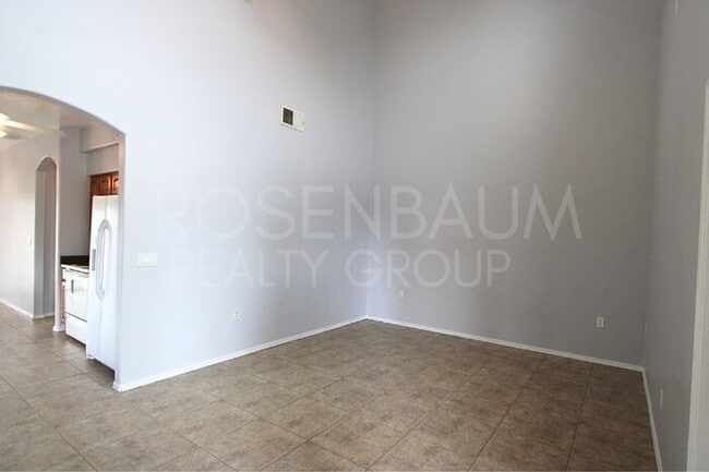 Foto del edificio - 15237 S Moon Valley Rd