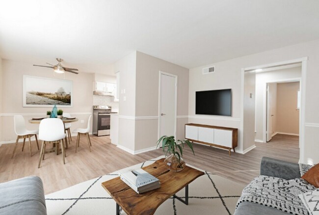 Foto del edificio - Your Charming 2/1 Apartment in Waxahachie Awaits - Perfect for a Small Family or Remote Worker! A...