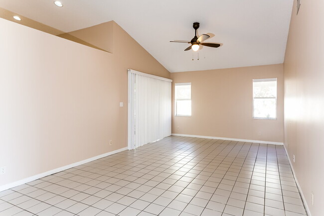 Building Photo - 18811 La Costa Ln