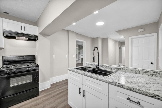 Building Photo - 10920 Granger Rd