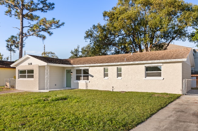 Foto del edificio - 5688 Cardinal Guard Ave