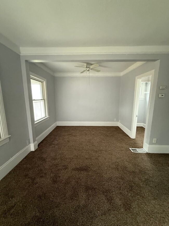 Building Photo - 3bd Single Broadway/Harvard Vouchers Only