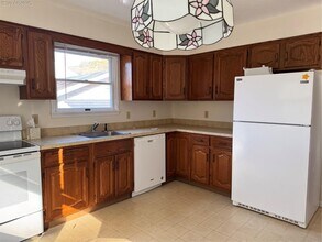Building Photo - 17 Intervale Ave