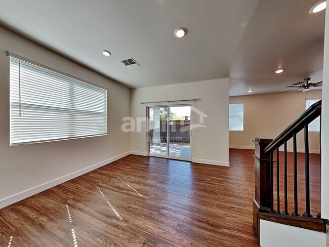 Building Photo - 703 W Bosal Dr