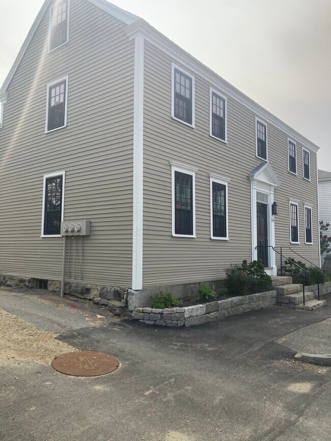 114 Maplewood Ave Unit 1R, Portsmouth, NH 03801 114 Maplewood Ave