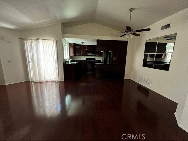Foto del edificio - 27793 Antelope Rd