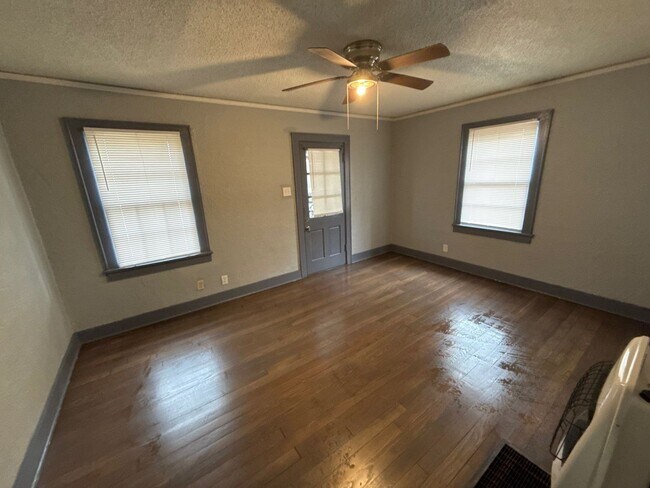 Foto del edificio - 723 Roanoke Ave