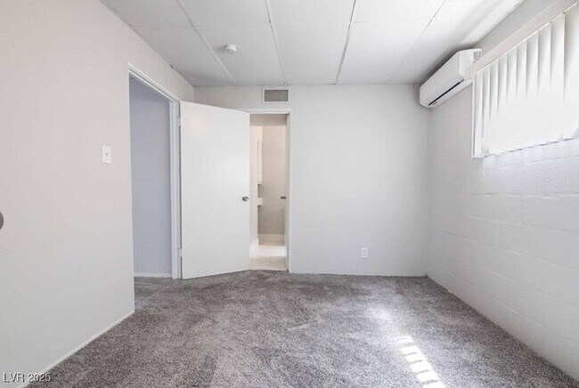 Foto del edificio - 239 W Cleveland Ave