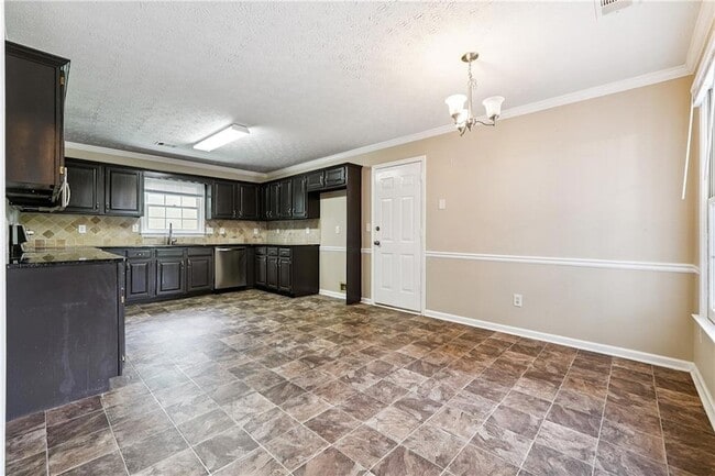 Foto del edificio - 1425 Shamrock Hill Cir