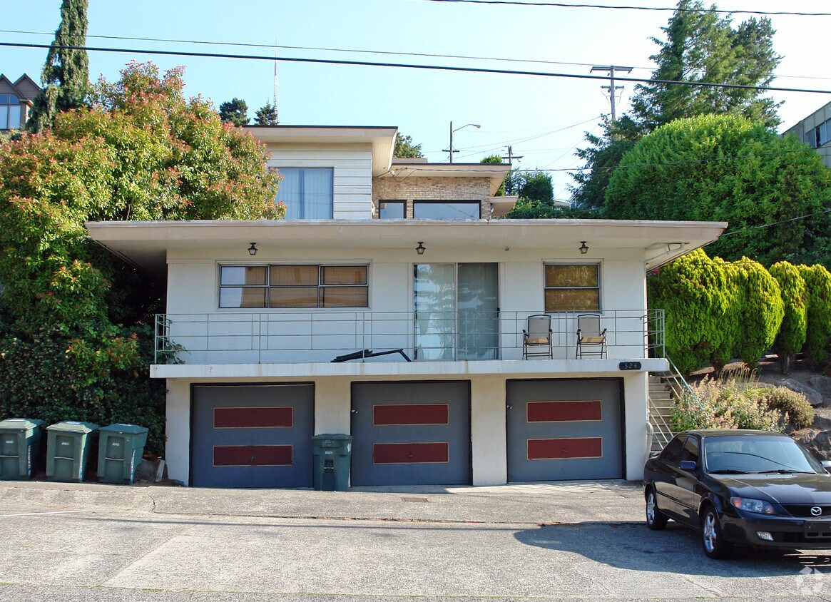 Building Photo - 324 Aloha St