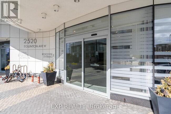 Building Photo - 2520-2520 Eglinton Ave W