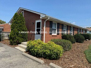 Building Photo - 623-625 Moran Ave
