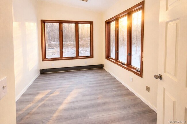 Building Photo - 8 Rocky Rd