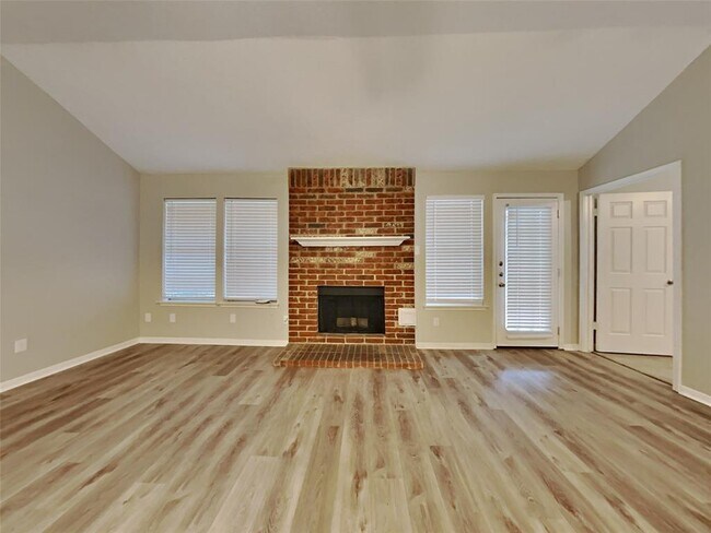 Foto del edificio - 2911 Pheasant Run