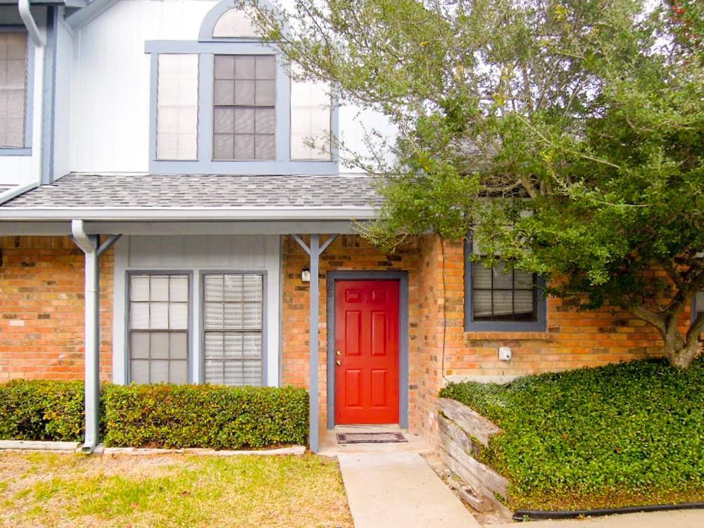 Foto principal - 1411 Gracy Farms Ln