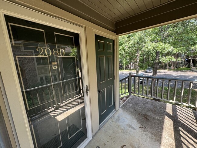 Foto del edificio - 2080 Woodlawn Dr SW